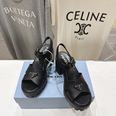 高版本出厂 Prada/普拉达F029 26ss夏季新款高跟厚底沙滩凉鞋这个鞋型真的属于经典不会过时的 高版本出厂 Prada/普拉达F029 26ss夏季新款高跟厚底沙滩凉鞋这个鞋型真的属于经典不会过时的