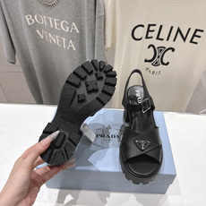 高版本出厂 Prada/普拉达F029 26ss夏季新款高跟厚底沙滩凉鞋这个鞋型真的属于经典不会过时的 高版本出厂 Prada/普拉达F029 26ss夏季新款高跟厚底沙滩凉鞋这个鞋型真的属于经典不会过时的