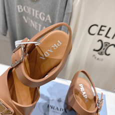 高版本出厂 Prada/普拉达F029 26ss夏季新款高跟厚底沙滩凉鞋这个鞋型真的属于经典不会过时的 高版本出厂 Prada/普拉达F029 26ss夏季新款高跟厚底沙滩凉鞋这个鞋型真的属于经典不会过时的