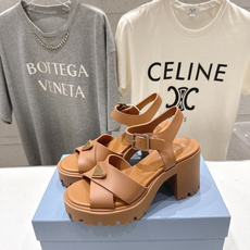 高版本出厂 Prada/普拉达F029 26ss夏季新款高跟厚底沙滩凉鞋这个鞋型真的属于经典不会过时的 高版本出厂 Prada/普拉达F029 26ss夏季新款高跟厚底沙滩凉鞋这个鞋型真的属于经典不会过时的
