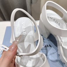 高版本出厂 Prada/普拉达F029 26ss夏季新款高跟厚底沙滩凉鞋这个鞋型真的属于经典不会过时的 高版本出厂 Prada/普拉达F029 26ss夏季新款高跟厚底沙滩凉鞋这个鞋型真的属于经典不会过时的