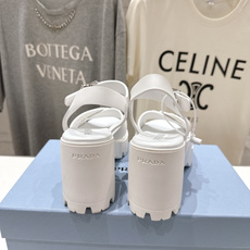 高版本出厂 Prada/普拉达F029 26ss夏季新款高跟厚底沙滩凉鞋这个鞋型真的属于经典不会过时的 高版本出厂 Prada/普拉达F029 26ss夏季新款高跟厚底沙滩凉鞋这个鞋型真的属于经典不会过时的