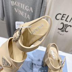 高版本出厂 Prada/普拉达F029 26ss夏季新款高跟厚底沙滩凉鞋这个鞋型真的属于经典不会过时的 高版本出厂 Prada/普拉达F029 26ss夏季新款高跟厚底沙滩凉鞋这个鞋型真的属于经典不会过时的