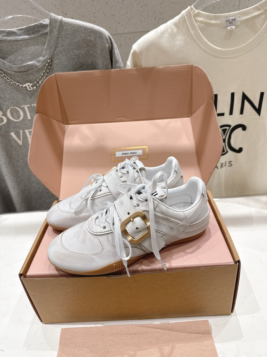 高版本出厂 miumiu 缪缪F051 Miu Miu x New Balance联名款白色休闲运动 高版本出厂 miumiu 缪缪F051 Miu Miu x New Balance联名款白色休闲运动