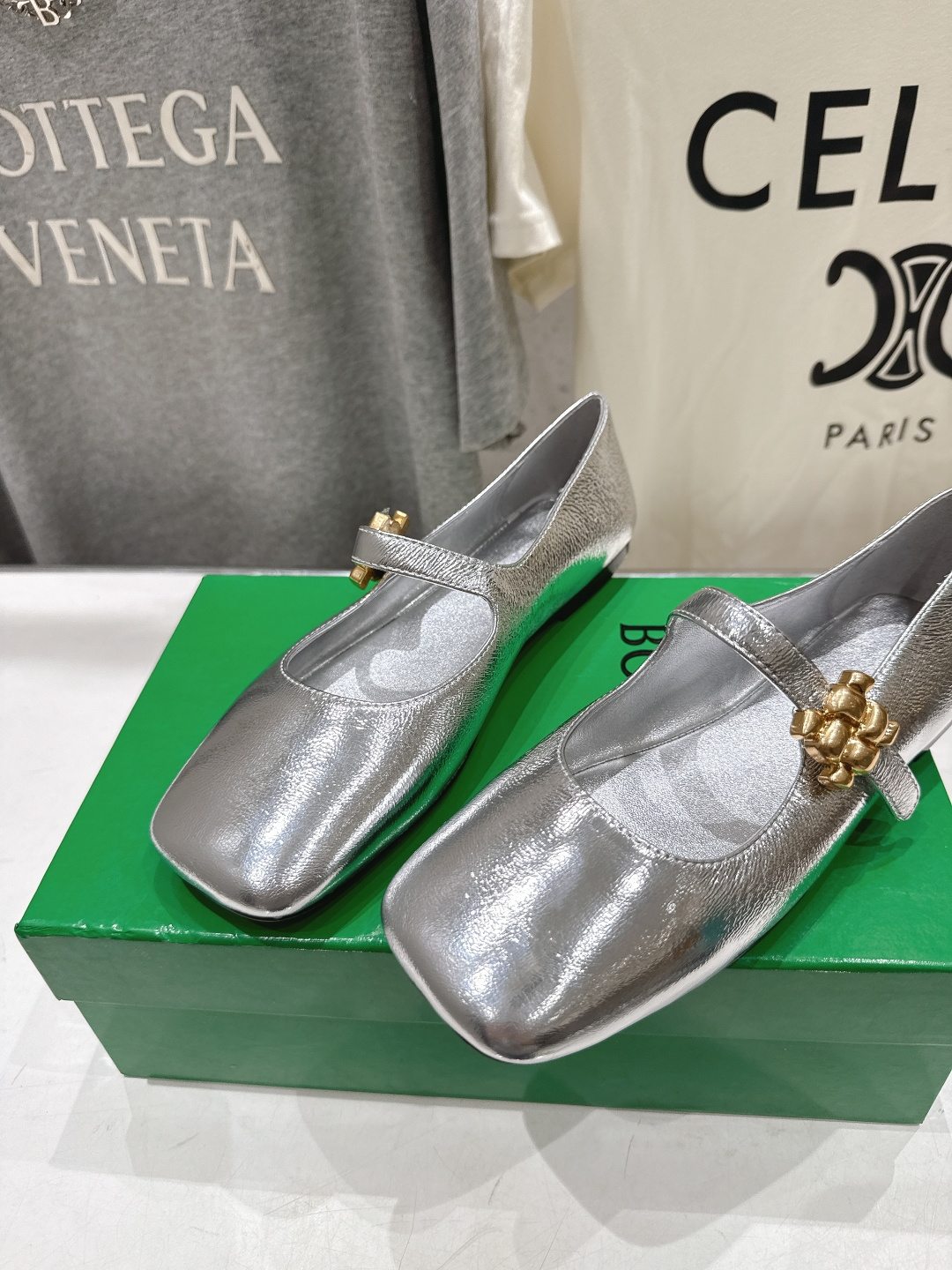 高版本出厂Bottega Veneta/BV F065 2026ss新款玛丽珍平底鞋乐福鞋 高定的配色 