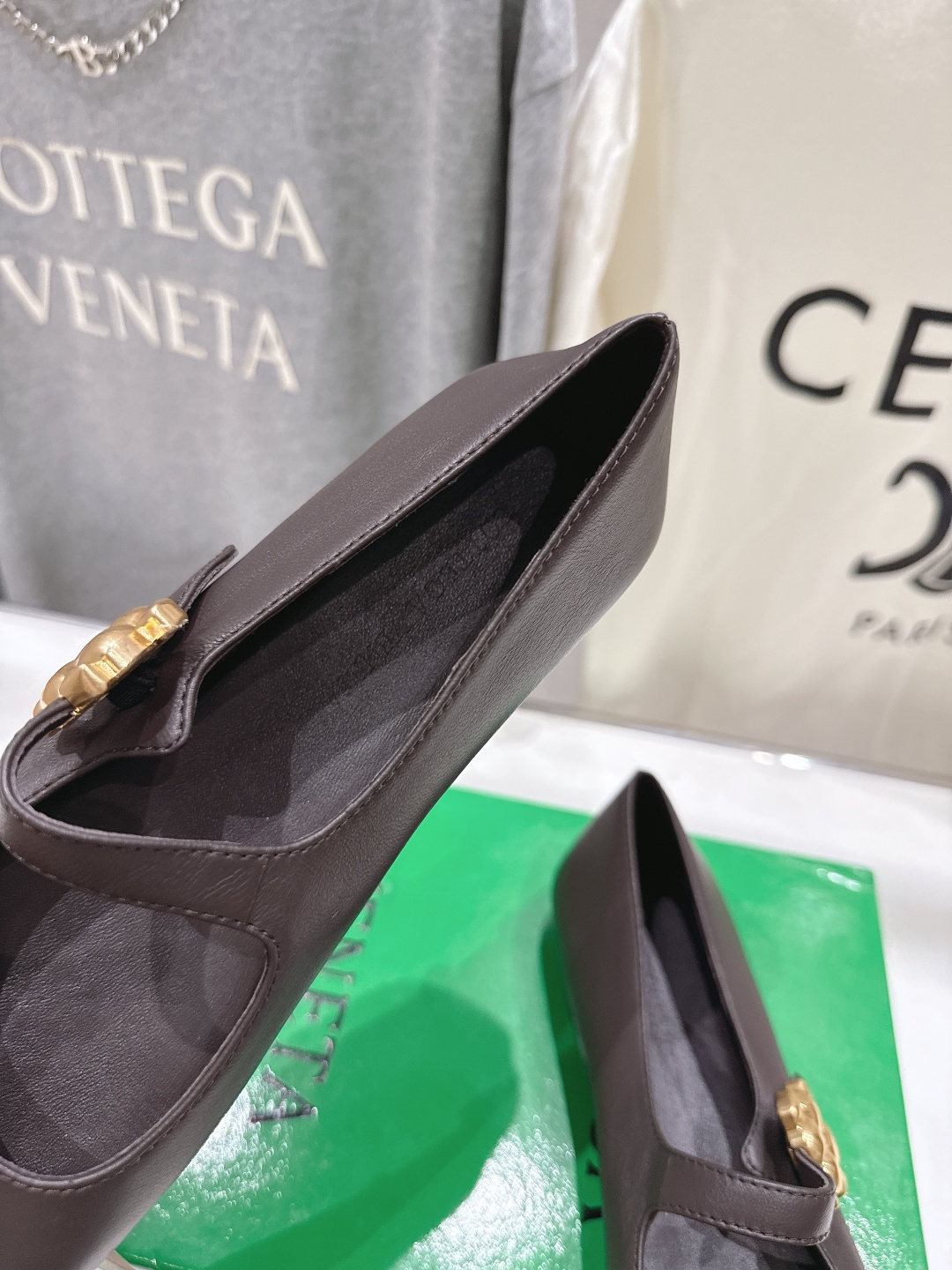 高版本出厂Bottega Veneta/BV F065 2026ss新款玛丽珍平底鞋乐福鞋 高定的配色 