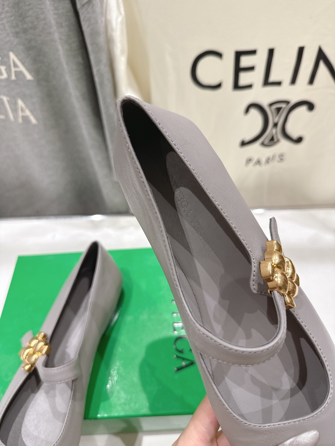 高版本出厂Bottega Veneta/BV F065 2026ss新款玛丽珍平底鞋乐福鞋 高定的配色 