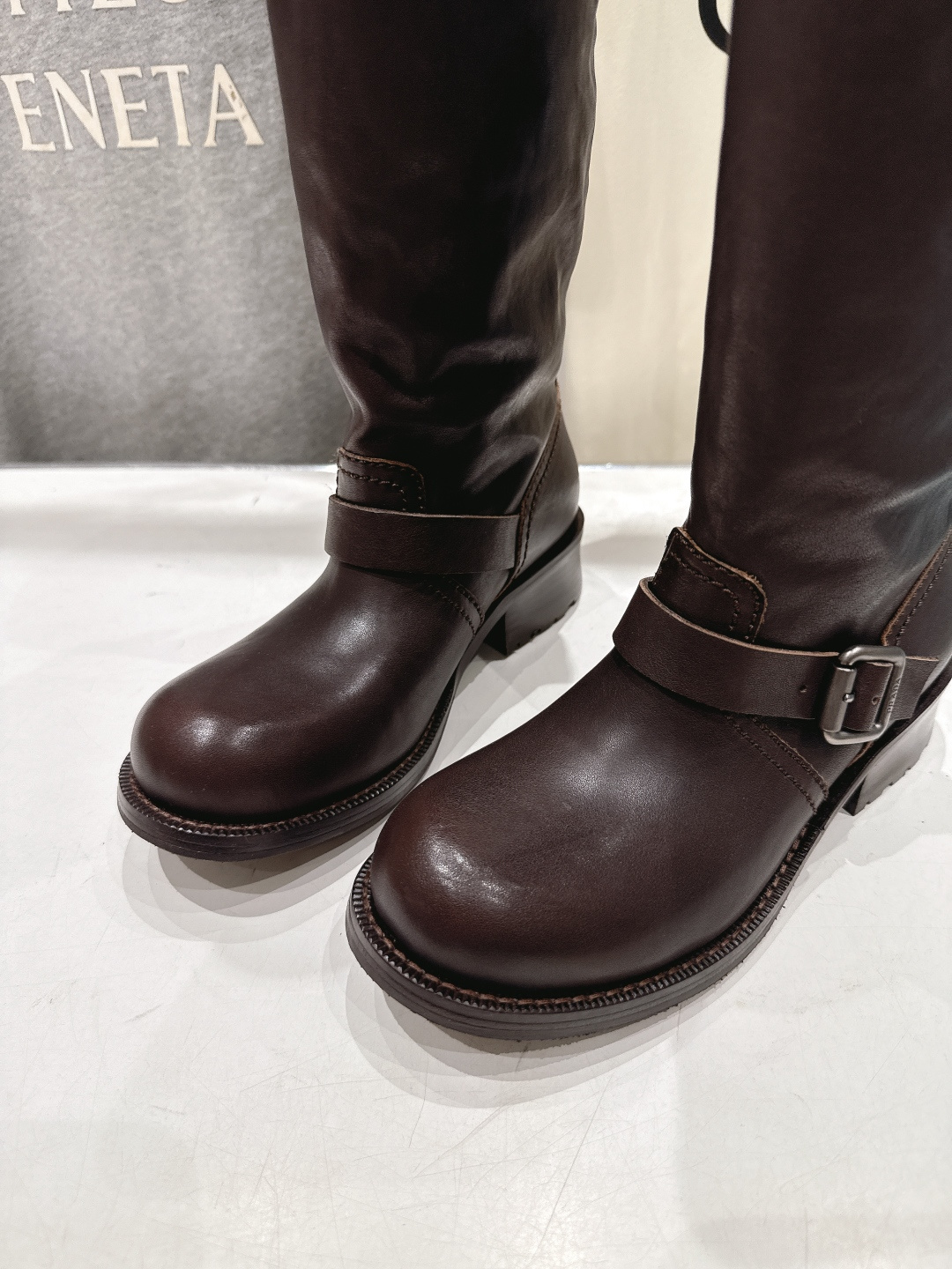 高版本出厂 长靴   Prada/普拉达F041 2026ss秋冬最新款厚底马丁靴中筒靴长靴，非常耐看的
