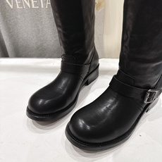 高版本出厂 长靴 Prada/普拉达F041 2026ss秋冬最新款厚底马丁靴中筒靴长靴,非常耐看的 高版本出厂 长靴 Prada/普拉达F041 2026ss秋冬最新款厚底马丁靴中筒靴长靴,非常耐看的