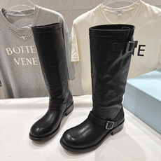 高版本出厂 长靴 Prada/普拉达F041 2026ss秋冬最新款厚底马丁靴中筒靴长靴,非常耐看的 高版本出厂 长靴 Prada/普拉达F041 2026ss秋冬最新款厚底马丁靴中筒靴长靴,非常耐看的