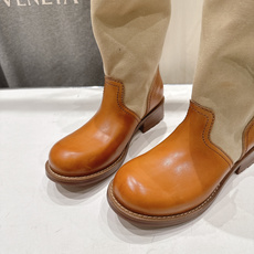 高版本出厂 Prada/普拉达F041 2026ss秋冬最新厚底马丁靴中筒靴,非常耐看的一款走秀款中 高版本出厂 Prada/普拉达F041 2026ss秋冬最新厚底马丁靴中筒靴,非常耐看的一款走秀款中