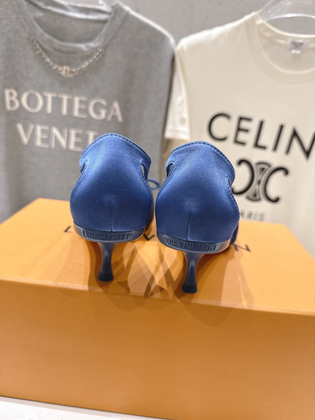 高版本出厂  Louis Vuitton ss26 new arrival LV驴牌夏季新款小高跟凉鞋简