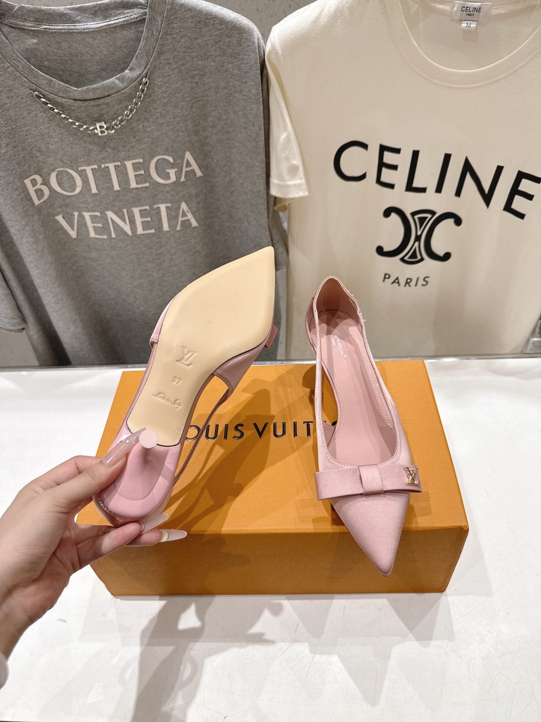高版本出厂  Louis Vuitton ss26 new arrival LV驴牌夏季新款小高跟凉鞋简
