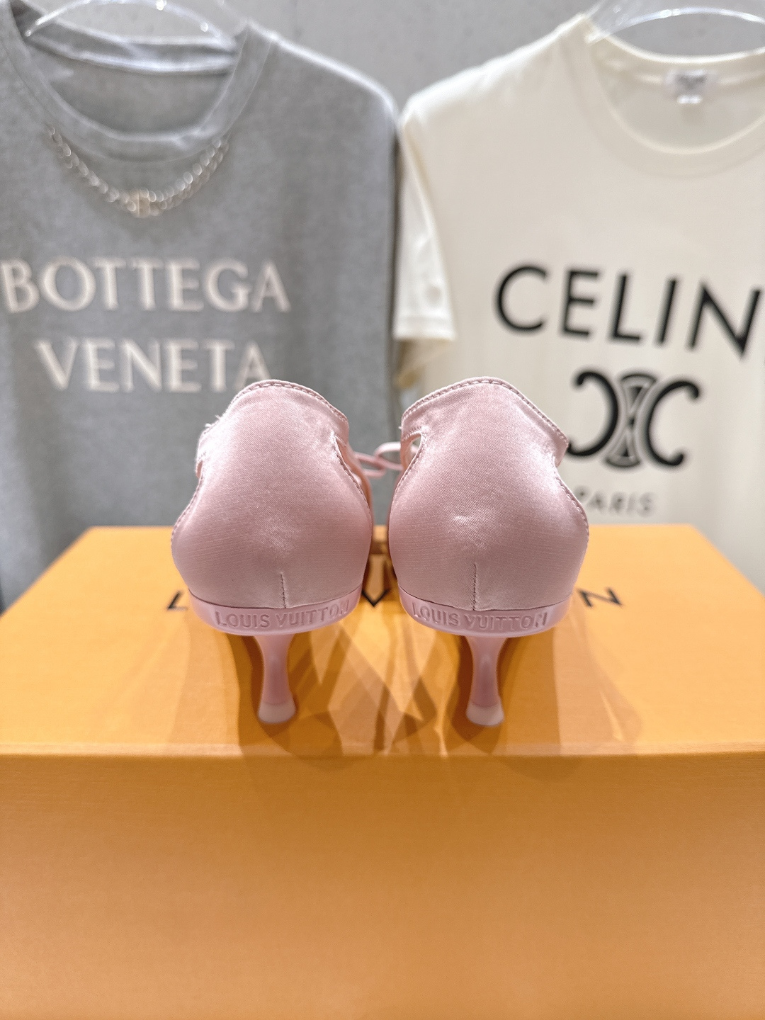 高版本出厂  Louis Vuitton ss26 new arrival LV驴牌夏季新款小高跟凉鞋简