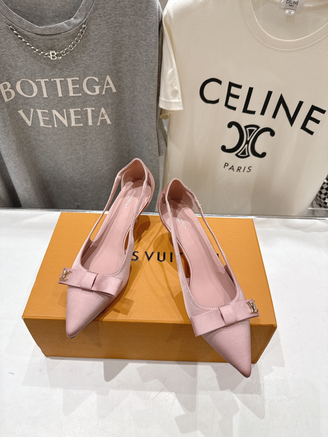 高版本出厂  Louis Vuitton ss26 new arrival LV驴牌夏季新款小高跟凉鞋简