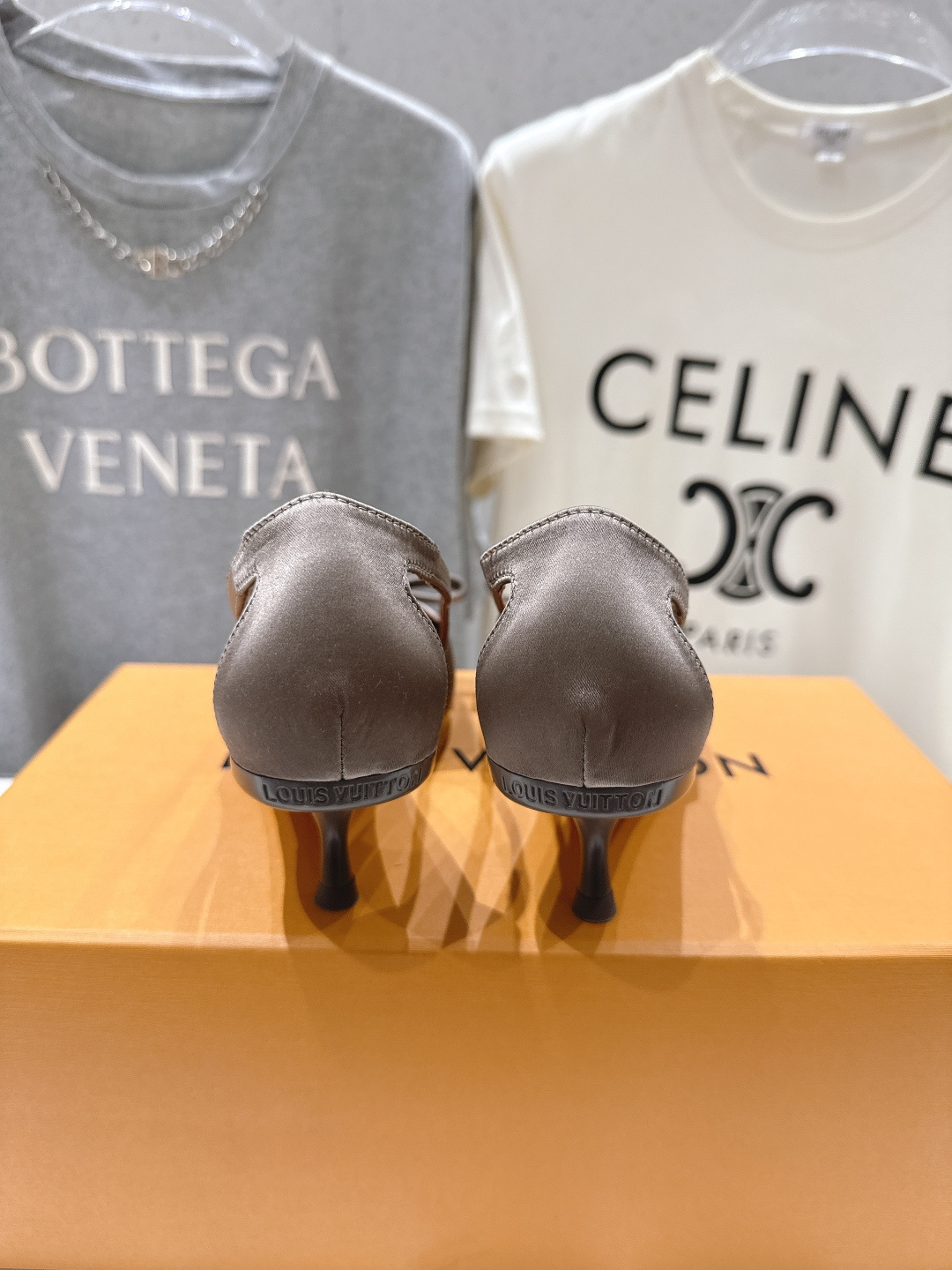高版本出厂  Louis Vuitton ss26 new arrival LV驴牌夏季新款小高跟凉鞋简