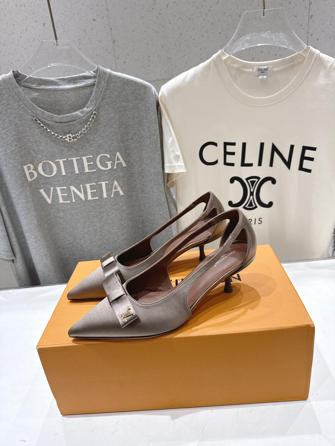 高版本出厂  Louis Vuitton ss26 new arrival LV驴牌夏季新款小高跟凉鞋简