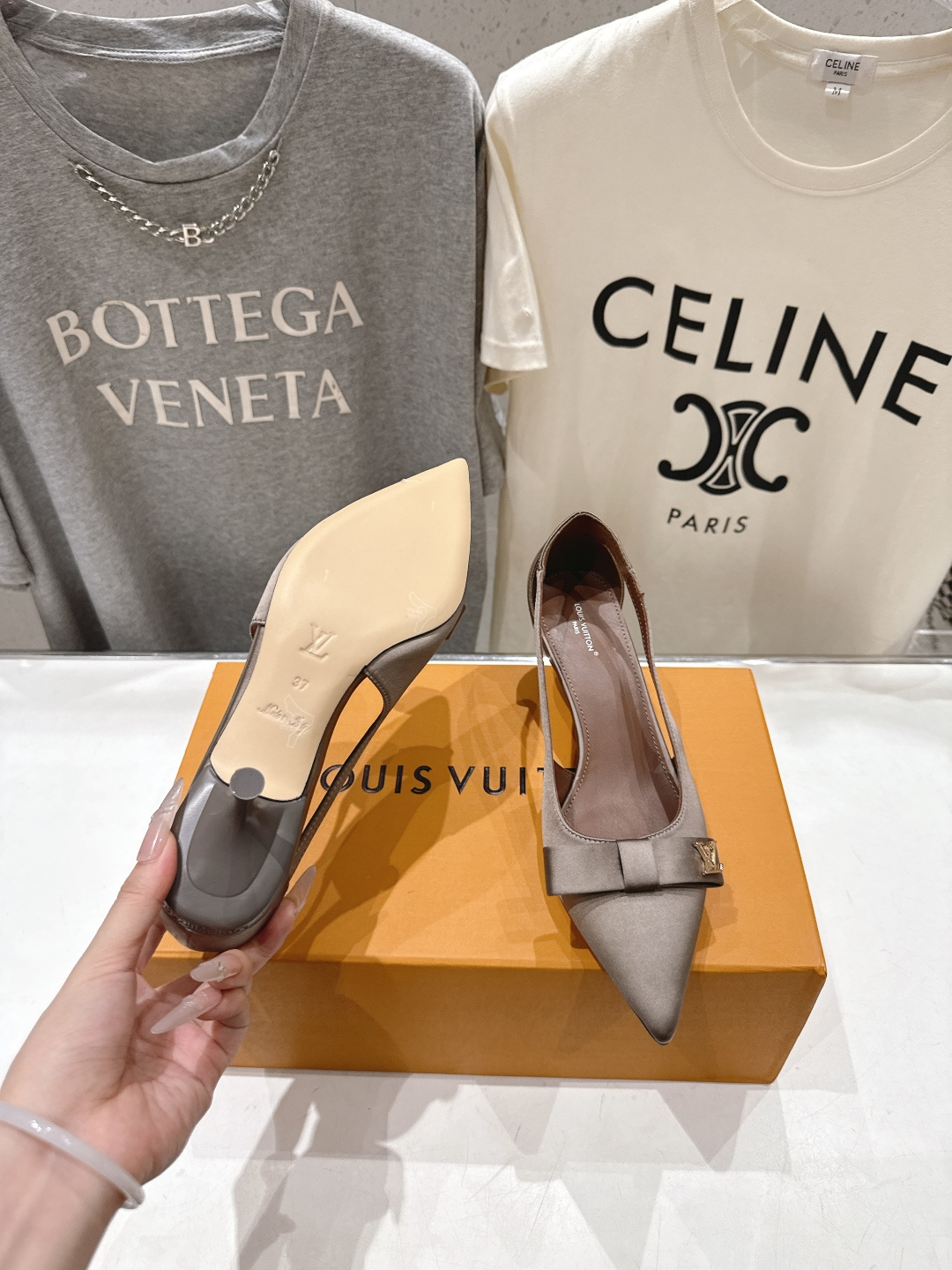 高版本出厂  Louis Vuitton ss26 new arrival LV驴牌夏季新款小高跟凉鞋简