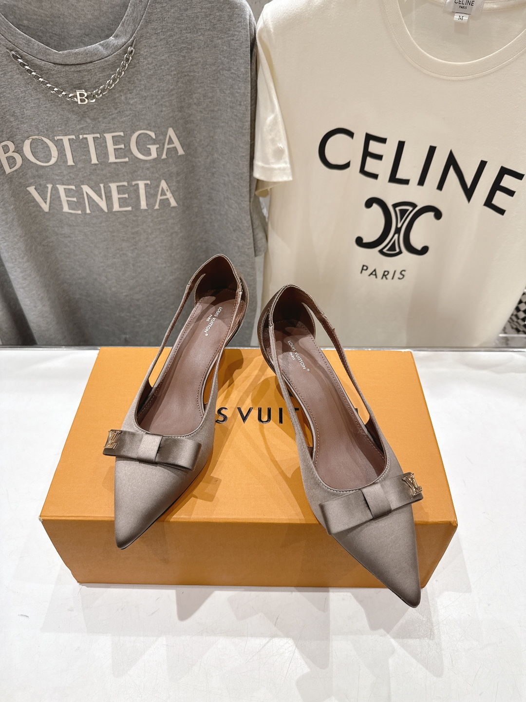 高版本出厂  Louis Vuitton ss26 new arrival LV驴牌夏季新款小高跟凉鞋简