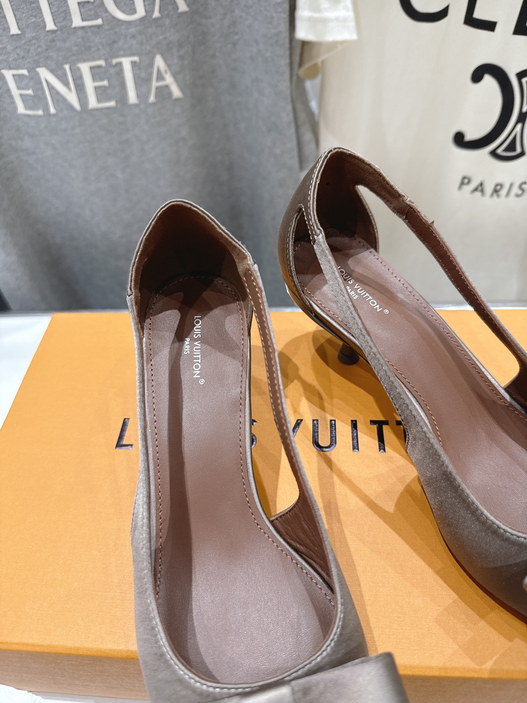 高版本出厂  Louis Vuitton ss26 new arrival LV驴牌夏季新款小高跟凉鞋简