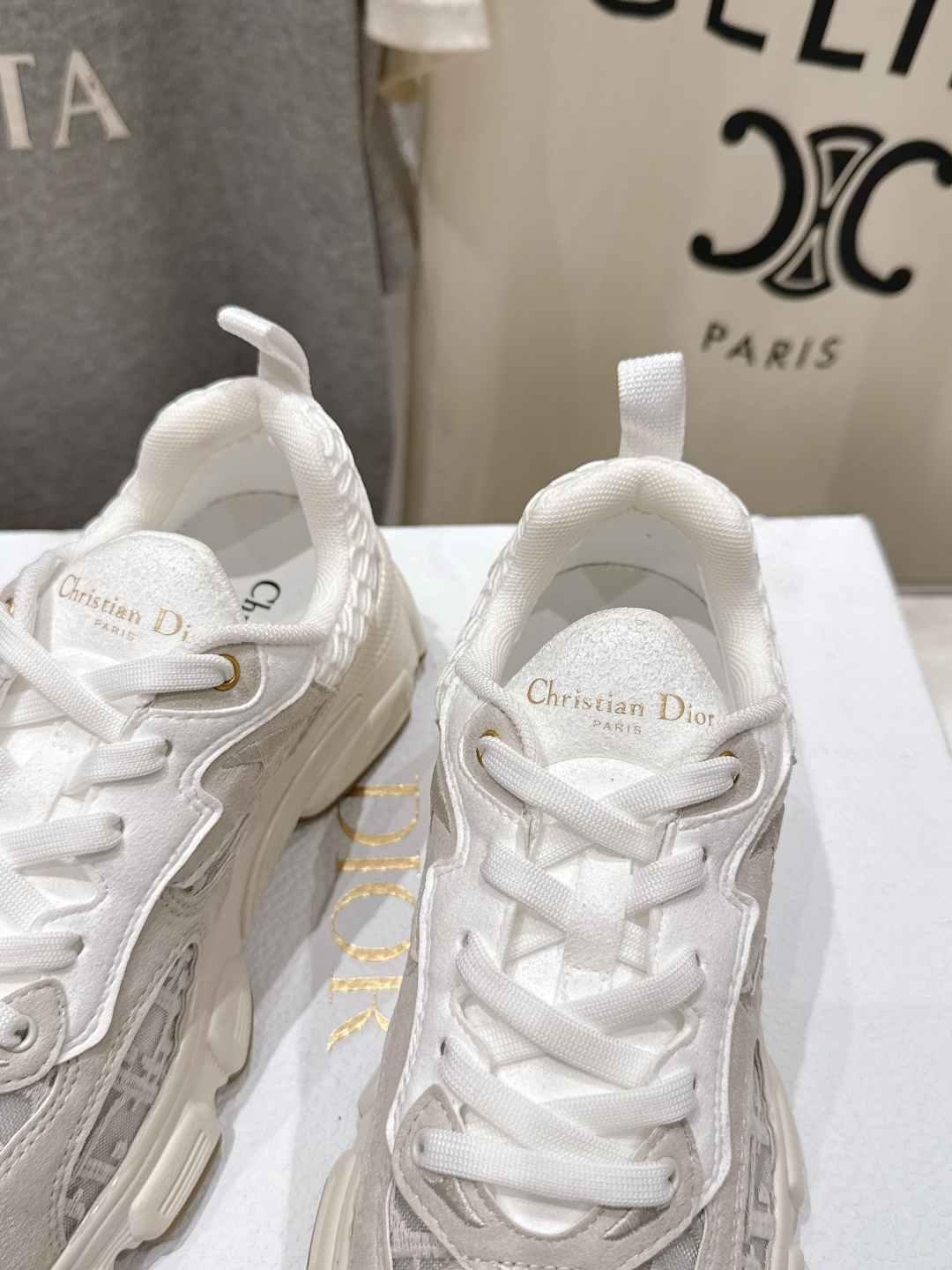 市场高版本    Dior*迪奥D家2026ss新款新色厚底休闲运动鞋老爹鞋，融入d家高定精神诠释经典跑