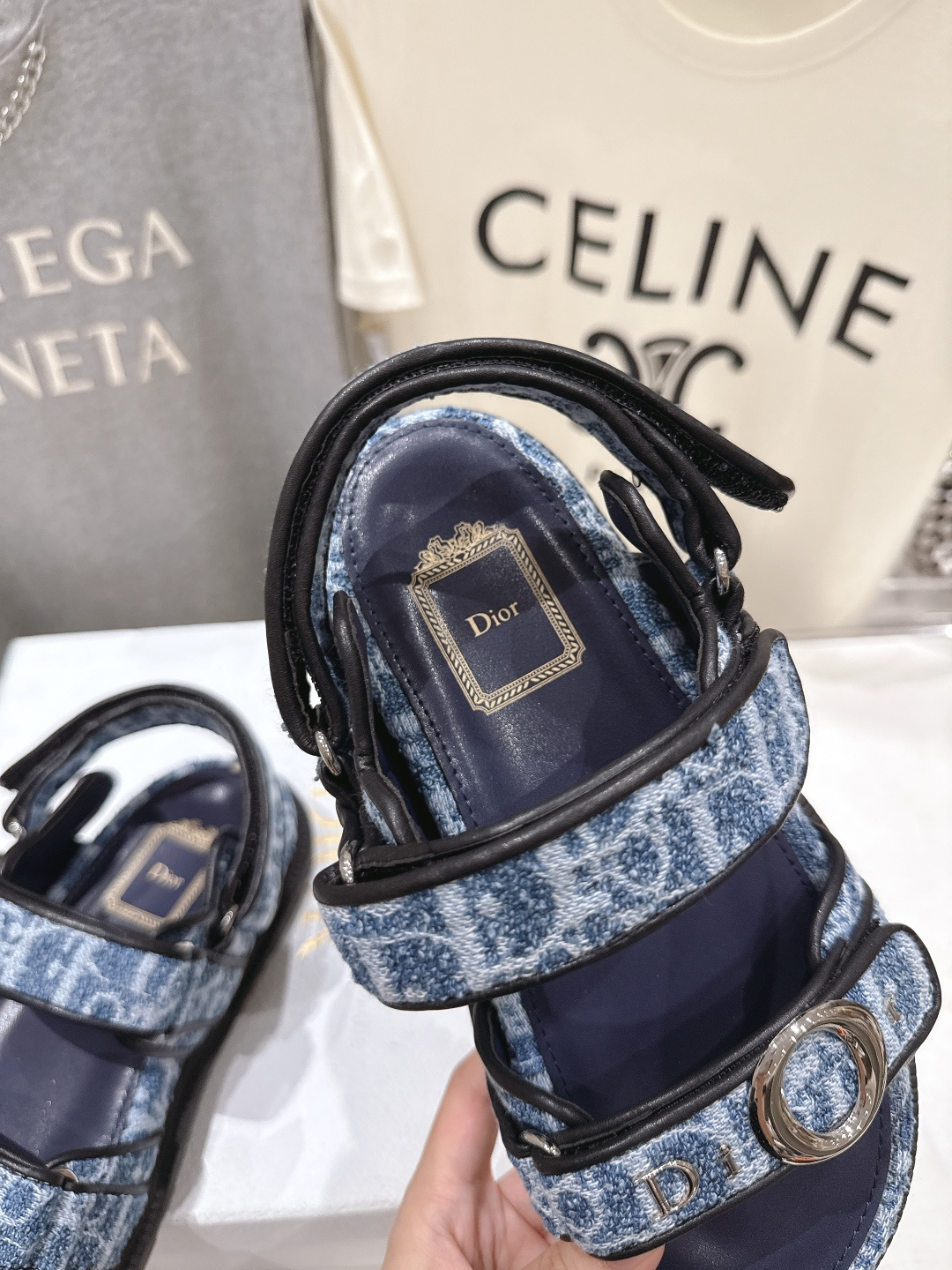 高版本出厂 【高品质】Dior*迪奥F019 D家2026ss春夏新款魔术贴平底沙滩凉鞋～经典版型 搭配
