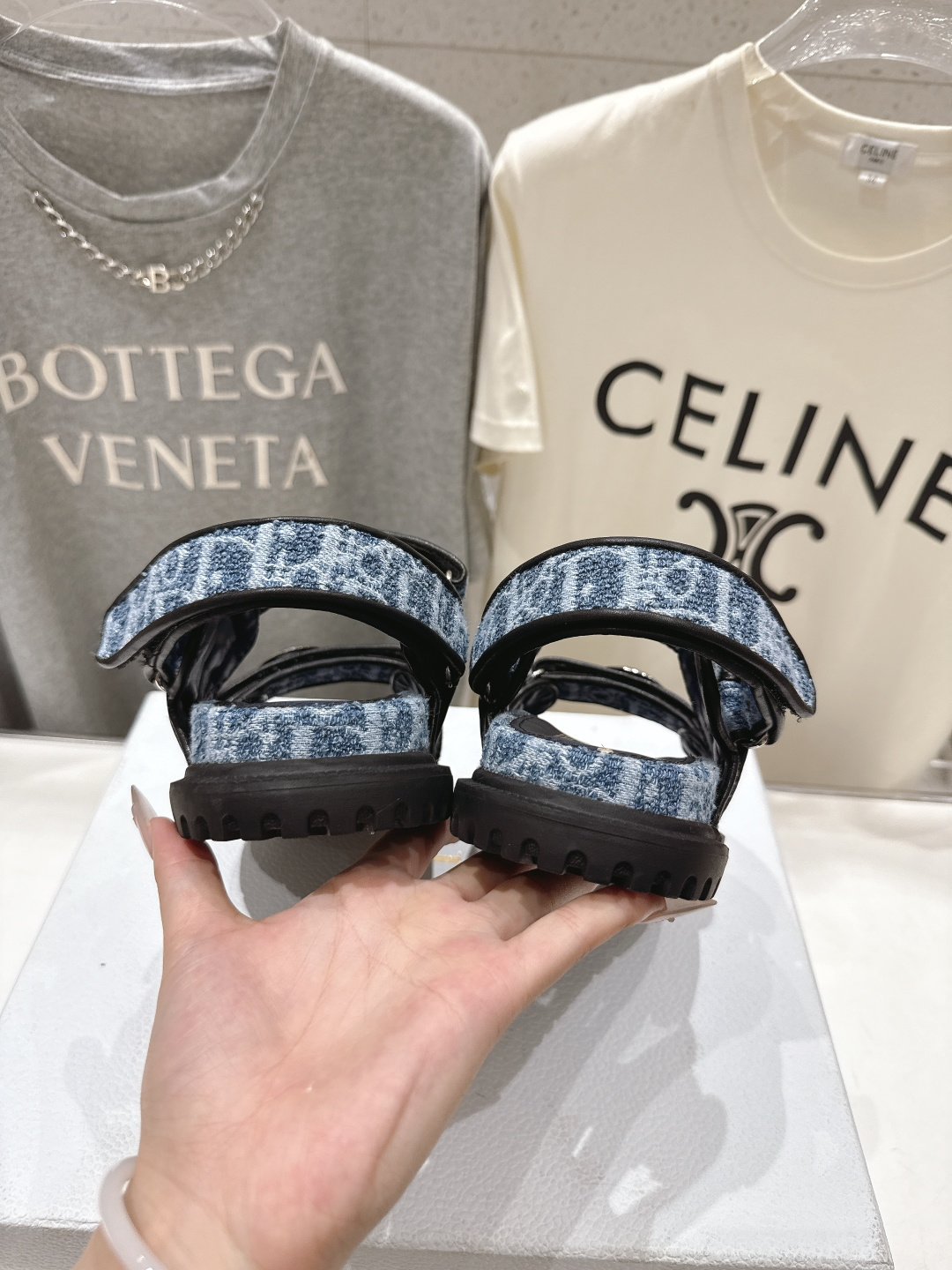 高版本出厂 【高品质】Dior*迪奥F019 D家2026ss春夏新款魔术贴平底沙滩凉鞋～经典版型 搭配