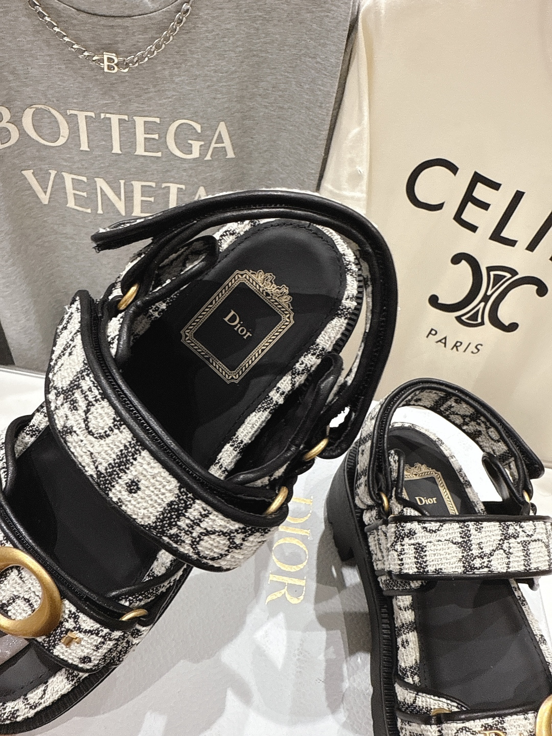 高版本出厂 【高品质】Dior*迪奥F019 D家2026ss春夏新款魔术贴平底沙滩凉鞋～经典版型 搭配