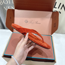 顶级出厂 莞货 带飞机盒 Loro Piana* LP||诺悠翩雅2026ss夏季新款平底夹脚拖鞋人字拖 顶级出厂 莞货 带飞机盒 Loro Piana* LP||诺悠翩雅2026ss夏季新款平底夹脚拖鞋人字拖