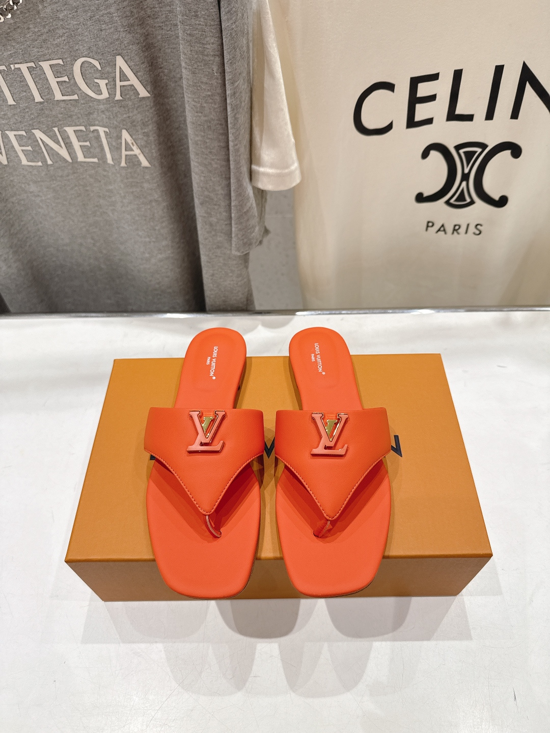 高版本出厂  Louis Vuitton ss26 new arrival LV驴牌夏季新款平底夹脚拖鞋