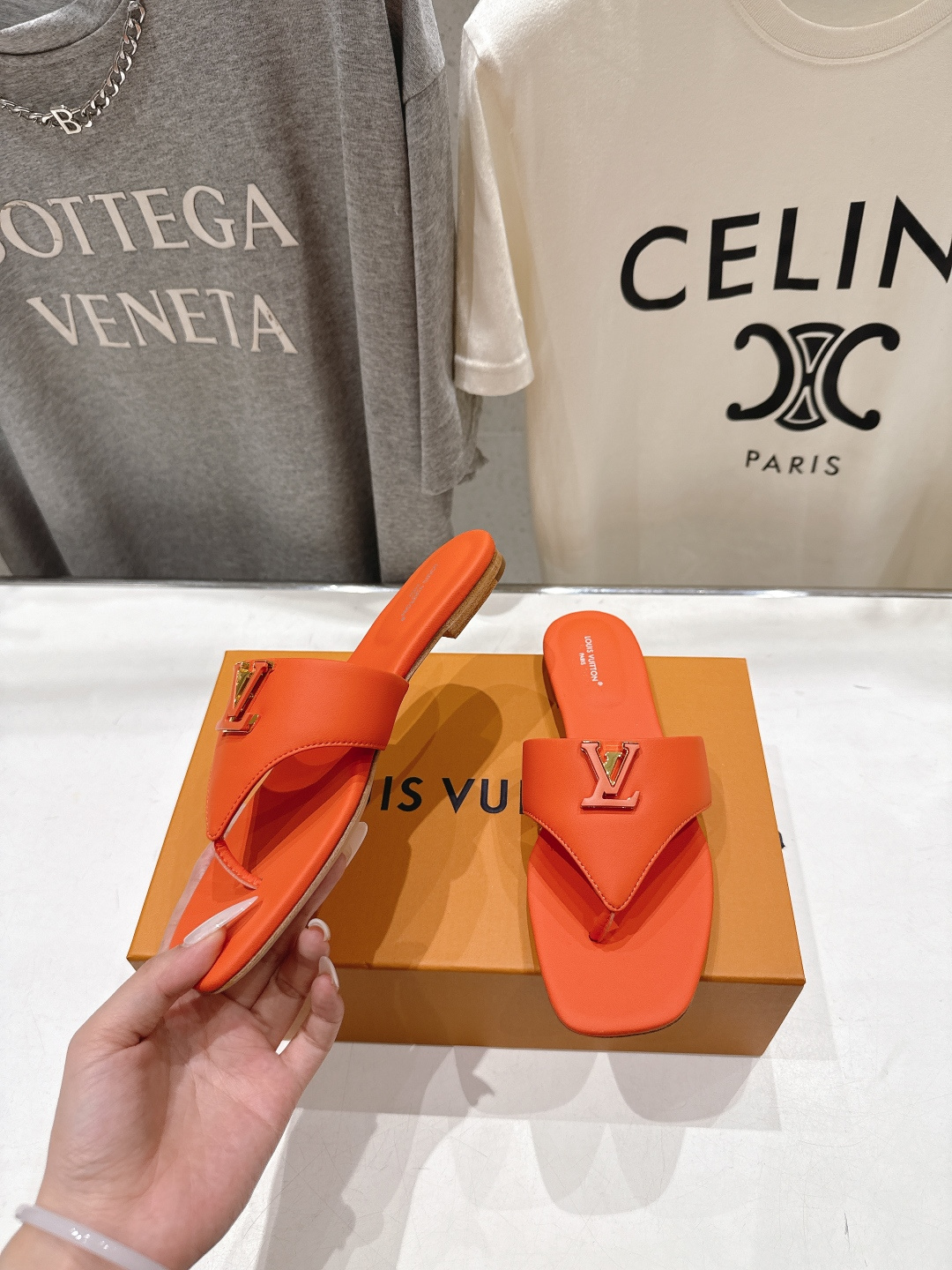 高版本出厂  Louis Vuitton ss26 new arrival LV驴牌夏季新款平底夹脚拖鞋
