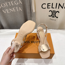 高版本出厂 Louis Vuitton ss26 new arrival LV驴牌夏季新款小高跟凉鞋简 高版本出厂 Louis Vuitton ss26 new arrival LV驴牌夏季新款小高跟凉鞋简