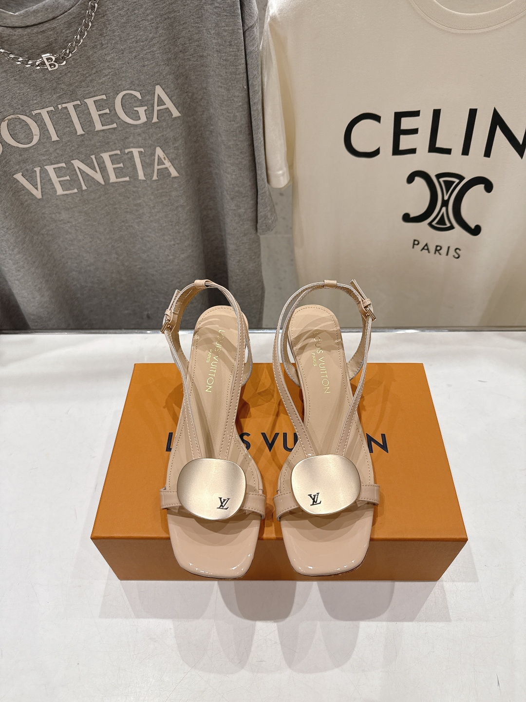 高版本出厂  Louis Vuitton ss26 new arrival LV驴牌夏季新款小高跟凉鞋简