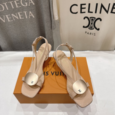 高版本出厂 Louis Vuitton ss26 new arrival LV驴牌夏季新款小高跟凉鞋简 高版本出厂 Louis Vuitton ss26 new arrival LV驴牌夏季新款小高跟凉鞋简