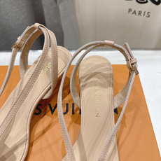 高版本出厂 Louis Vuitton ss26 new arrival LV驴牌夏季新款小高跟凉鞋简 高版本出厂 Louis Vuitton ss26 new arrival LV驴牌夏季新款小高跟凉鞋简