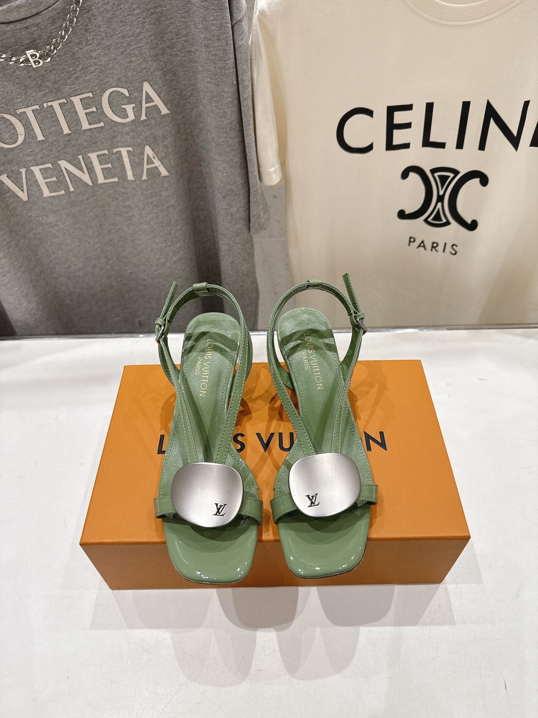 高版本出厂  Louis Vuitton ss26 new arrival LV驴牌夏季新款小高跟凉鞋简