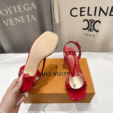 高版本出厂 Louis Vuitton ss26 new arrival LV驴牌夏季新款小高跟凉鞋简 高版本出厂 Louis Vuitton ss26 new arrival LV驴牌夏季新款小高跟凉鞋简