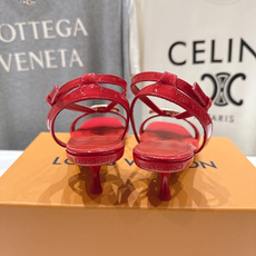 高版本出厂 Louis Vuitton ss26 new arrival LV驴牌夏季新款小高跟凉鞋简 高版本出厂 Louis Vuitton ss26 new arrival LV驴牌夏季新款小高跟凉鞋简