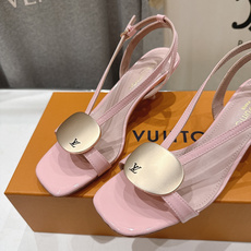 高版本出厂 Louis Vuitton ss26 new arrival LV驴牌夏季新款小高跟凉鞋简 高版本出厂 Louis Vuitton ss26 new arrival LV驴牌夏季新款小高跟凉鞋简