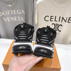 高版本出厂 只有男款 LOUIS VUITTON~F051 LV路易威登L家驴牌最新走秀款Tilted 高版本出厂 只有男款 LOUIS VUITTON~F051 LV路易威登L家驴牌最新走秀款Tilted