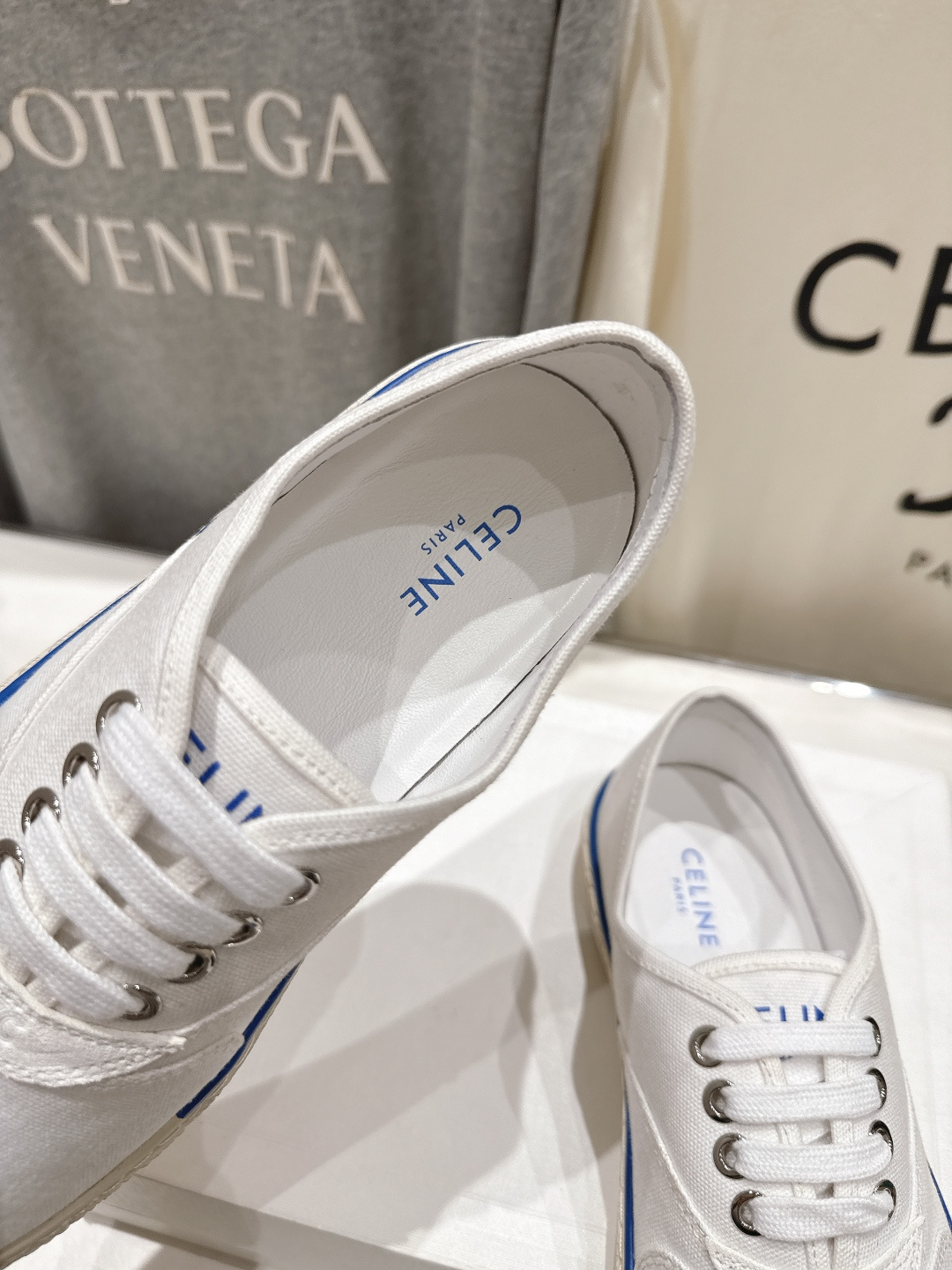 高版本出厂  Celine* 赛琳F035 2026ss走秀新款小白鞋帆布鞋休闲鞋，明星同款思琳明星同款