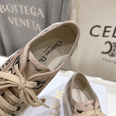 高版本出厂 厚底 Dior* 迪奥D家Walk'n系列F019 老花 刺绣 厚底帆布鞋 休闲运动鞋原版 高版本出厂 厚底 Dior* 迪奥D家Walk'n系列F019 老花 刺绣 厚底帆布鞋 休闲运动鞋原版