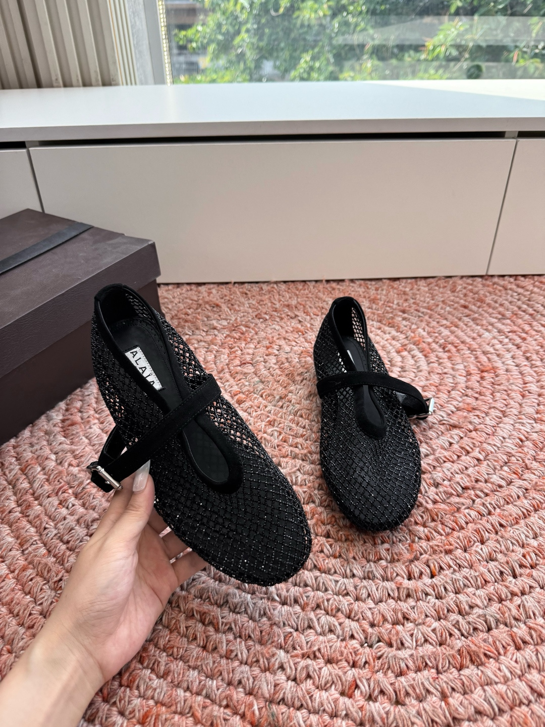 🌾升级内增高款G002代购级别原版购入法国一线奢侈品牌ALAIA 阿莱亚鱼网穆勒鞋包头凉鞋2026法式仙 🌾升级内增高款G002代购级别原版购入法国一线奢侈品牌ALAIA 阿莱亚鱼网穆勒鞋包头凉鞋2026法式仙