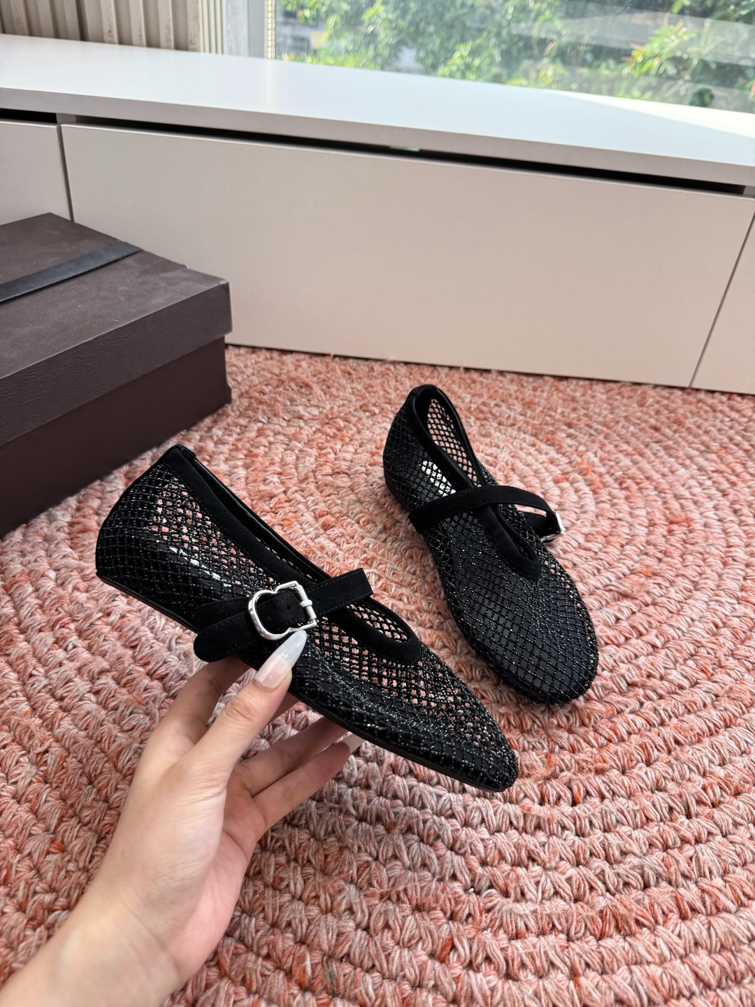 🌾升级内增高款G002代购级别原版购入法国一线奢侈品牌ALAIA 阿莱亚鱼网穆勒鞋包头凉鞋2026法式仙 🌾升级内增高款G002代购级别原版购入法国一线奢侈品牌ALAIA 阿莱亚鱼网穆勒鞋包头凉鞋2026法式仙
