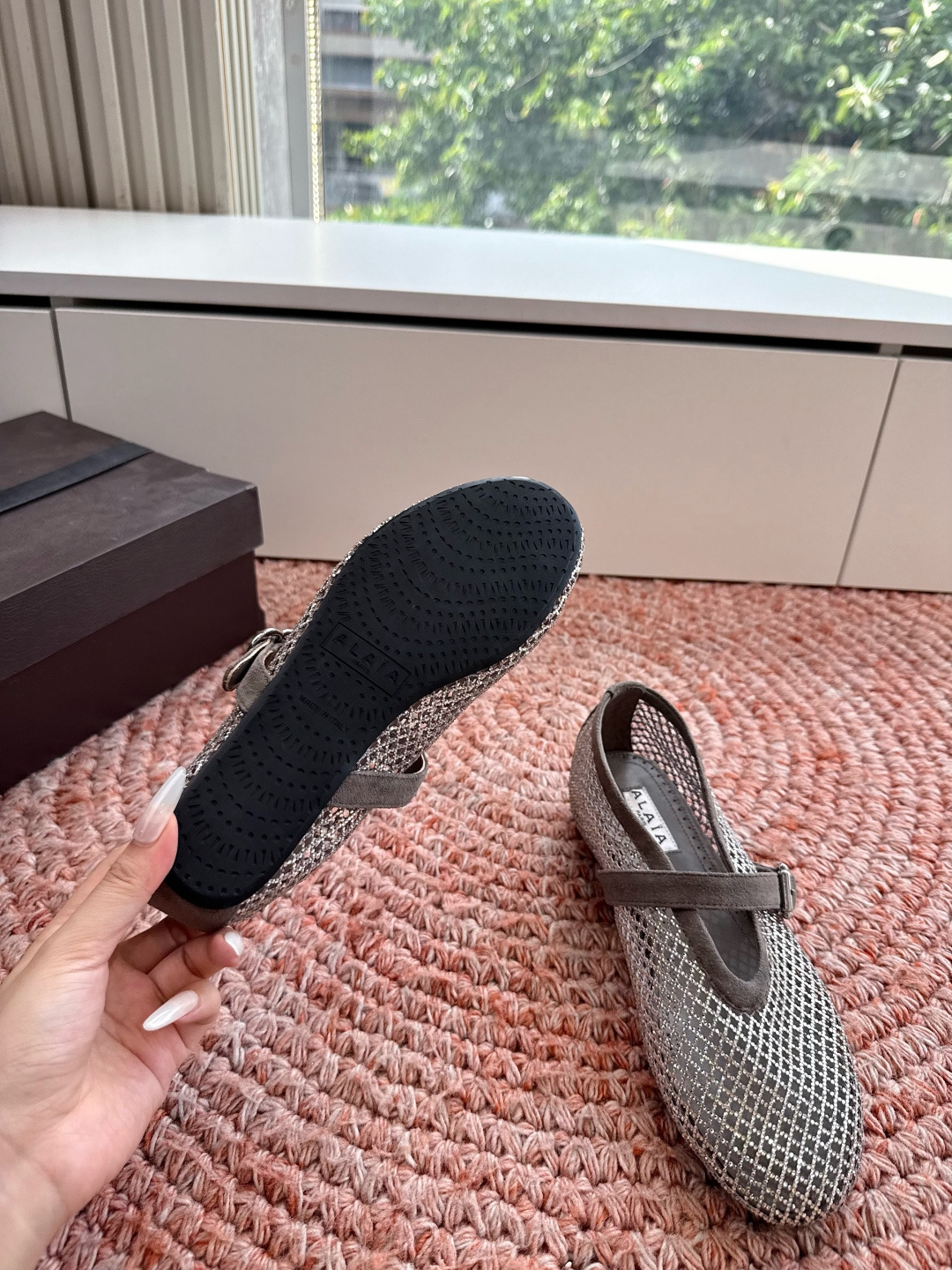 🌾升级内增高款G002代购级别原版购入法国一线奢侈品牌ALAIA 阿莱亚鱼网穆勒鞋包头凉鞋2026法式仙 🌾升级内增高款G002代购级别原版购入法国一线奢侈品牌ALAIA 阿莱亚鱼网穆勒鞋包头凉鞋2026法式仙