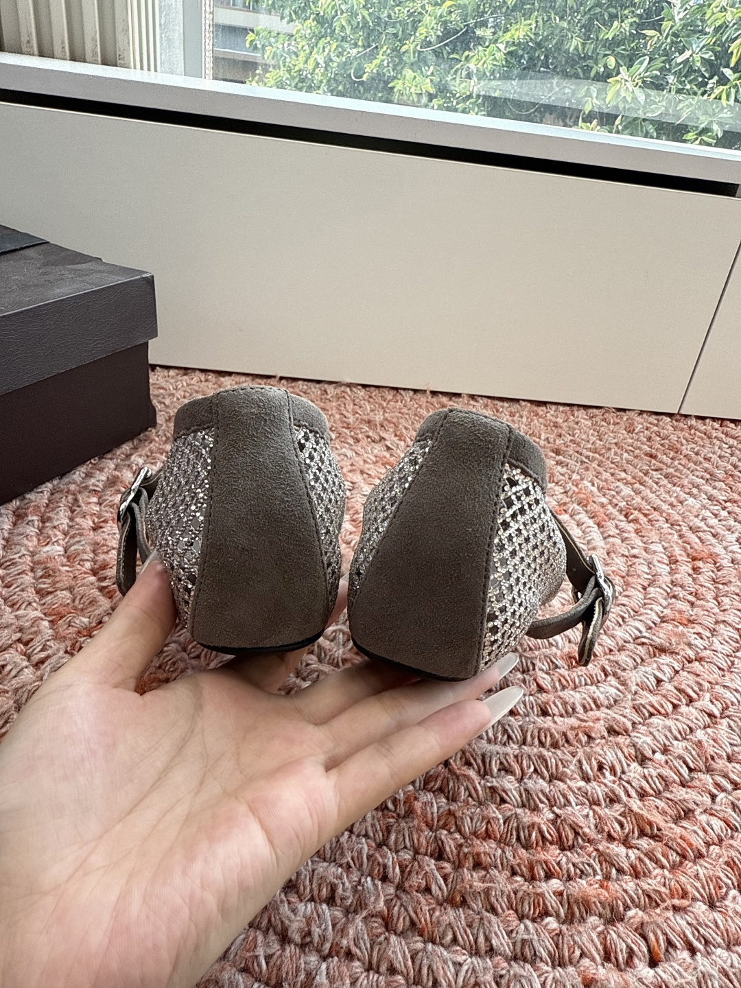 🌾升级内增高款G002代购级别原版购入法国一线奢侈品牌ALAIA 阿莱亚鱼网穆勒鞋包头凉鞋2026法式仙 🌾升级内增高款G002代购级别原版购入法国一线奢侈品牌ALAIA 阿莱亚鱼网穆勒鞋包头凉鞋2026法式仙