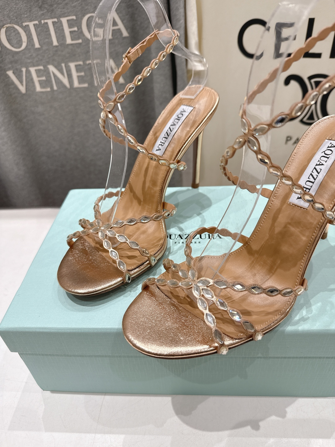 高版本出厂 「ᴀqᴜᴀᴢᴢᴜʀᴀ」AQUAZZURA/菠萝F072 2026ss夏季新款高跟水钻凉鞋__