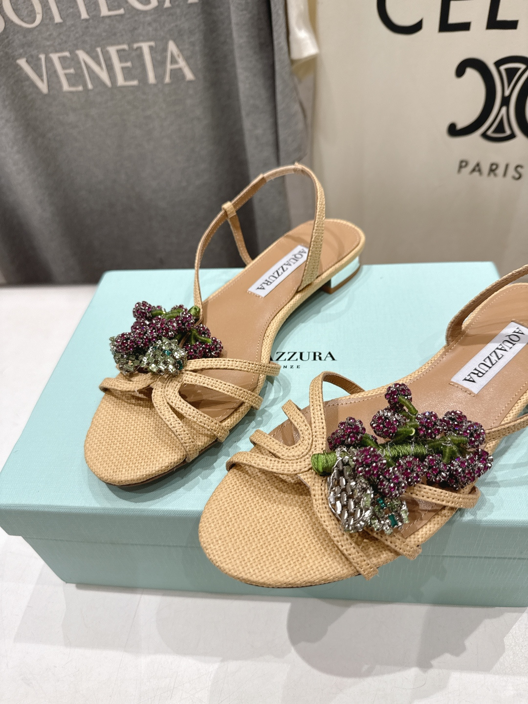 高版本出厂 「ᴀqᴜᴀᴢᴢᴜʀᴀ」AQUAZZURA/菠萝F072 2026ss夏季新款平底水钻凉鞋__