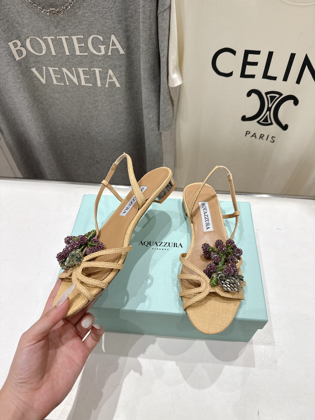 高版本出厂 「ᴀqᴜᴀᴢᴢᴜʀᴀ」AQUAZZURA/菠萝F072 2026ss夏季新款平底水钻凉鞋__