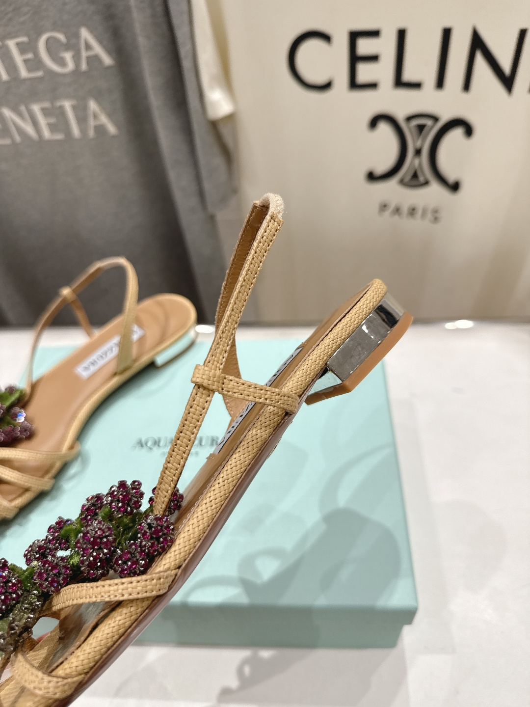 高版本出厂 「ᴀqᴜᴀᴢᴢᴜʀᴀ」AQUAZZURA/菠萝F072 2026ss夏季新款平底水钻凉鞋__